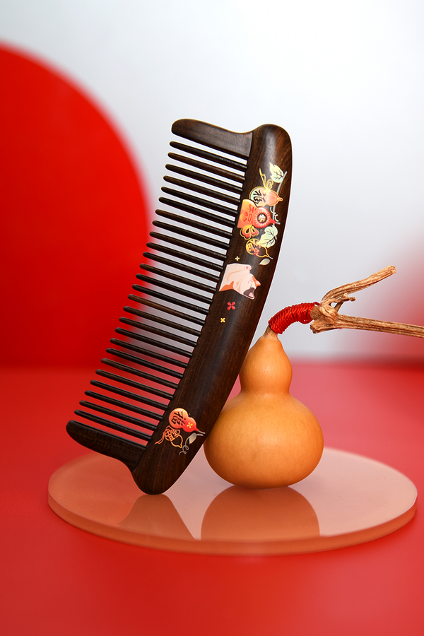 Cat Pray Wood Comb