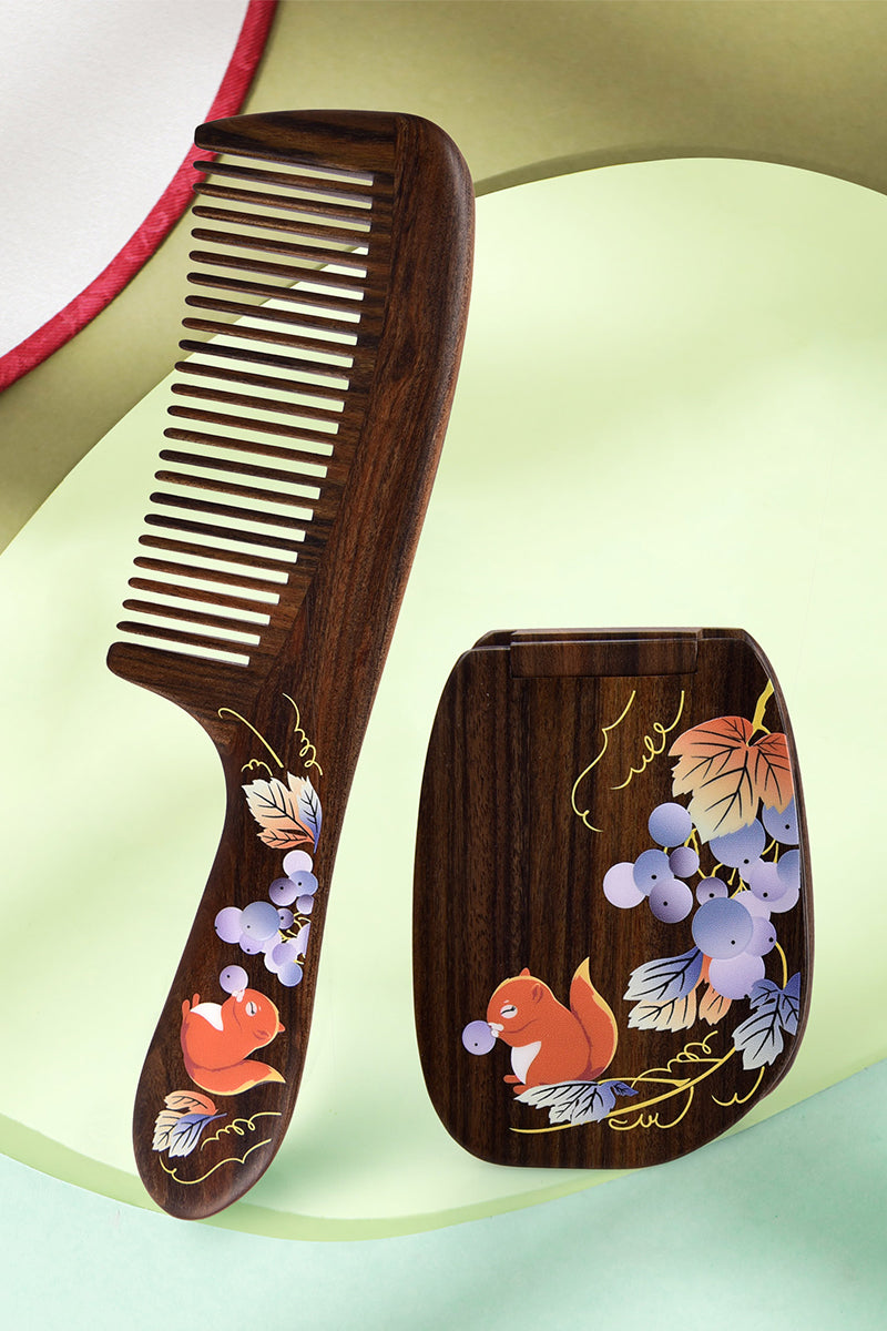 Squirrel Wood comb & mirror Set