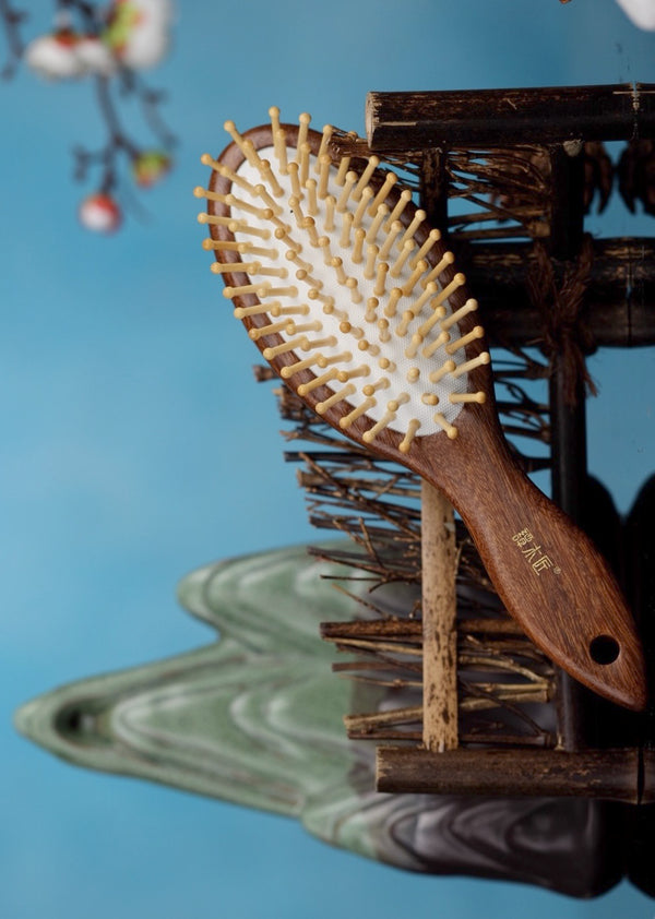 Teak & Rutaceae wooden hair brush